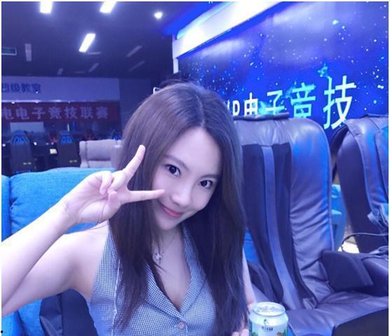 访谈节目女主播,揭秘幕后的她